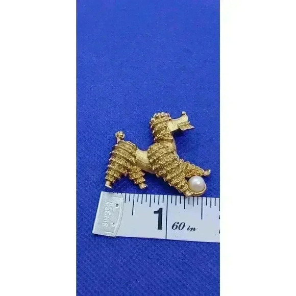 Vintage 1940 1950 Marboux Boucher Poodle Brooch Gold plate Faux Pearl Ball DOG - Picture 5 of 8